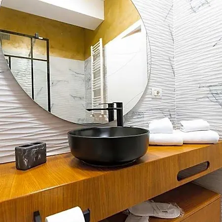 By R S 3 Hotel Constanţa